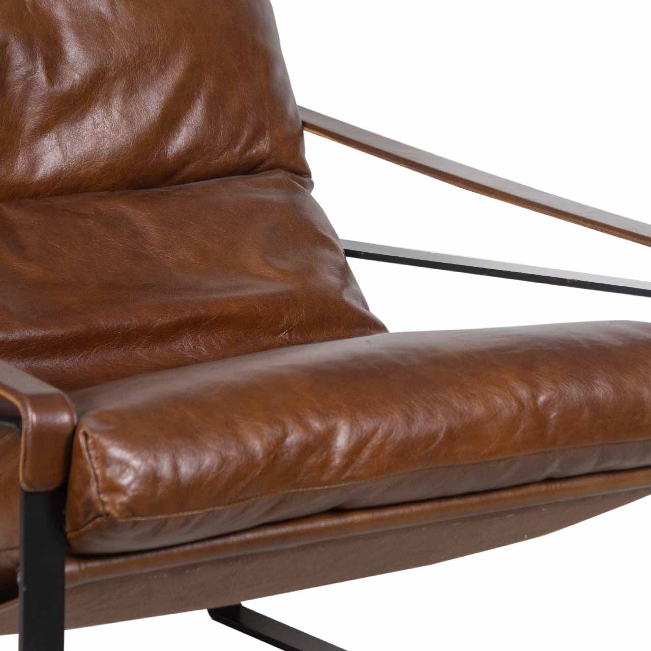 Porgabi Metal Brown Buff Leather Lounge Chair